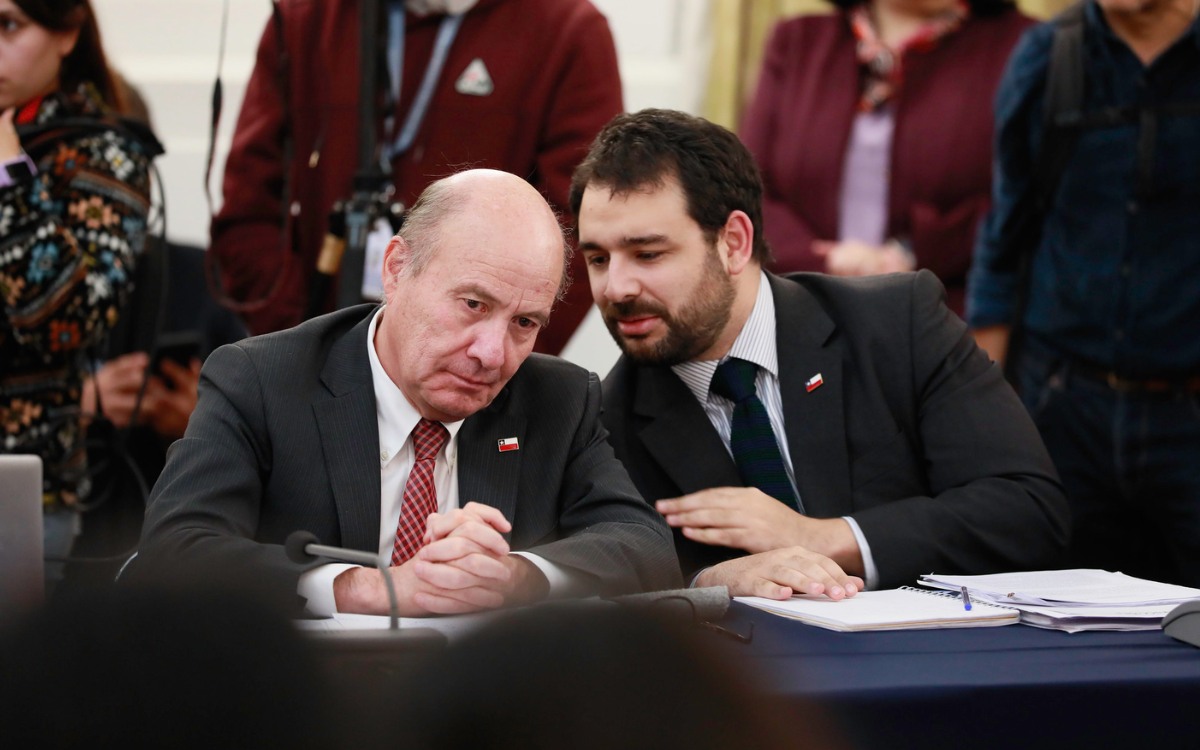 Medios de comunicación y gremios culturales rechazan norma sobre IA y derechos de autor